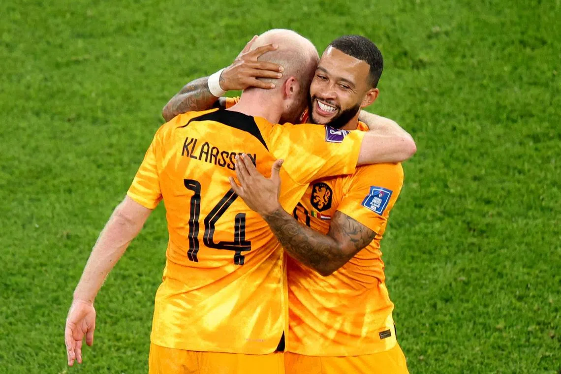 Netherlands' substitutes Davy Klaassen and Memphis Depay combined for a game-sealing goal in injury time to help them beat Senegal 2-0 in their Group A game.
