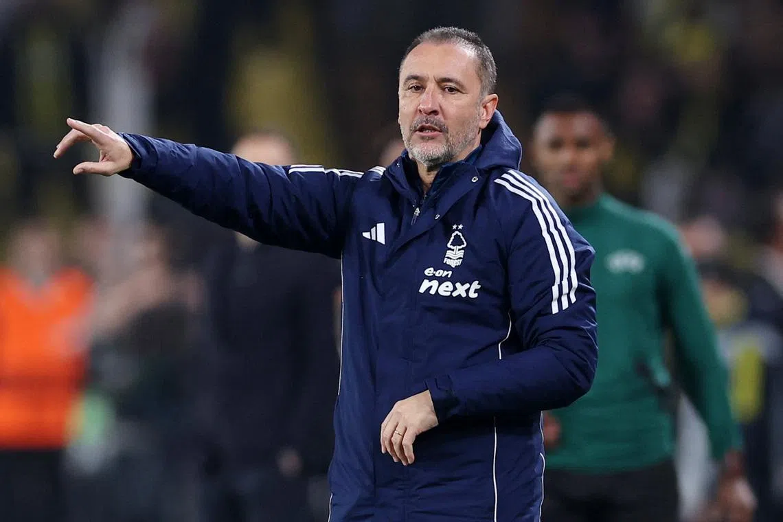 Soccer Football - UEFA Europa League - Play Off - First Leg - Fenerbahce v Nottingham Forest - Sukru Saracoglu Stadium, Istanbul, Turkey - February 19, 2026 Nottingham Forest manager Vitor Pereira during the match REUTERS/Umit Bektas