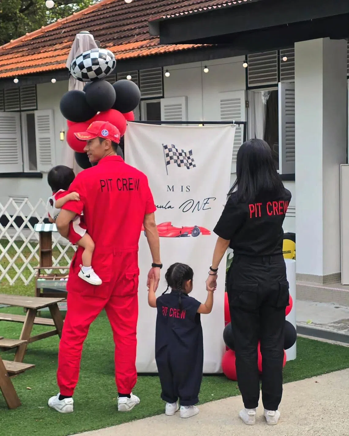 Actor Desmond Tan and his wife have a daughter and a son.