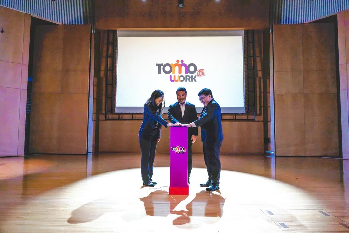 smstudy30 - Minister for National Development Desmond Lee launching TomoWork’s study award at Republic Polytechnic on Monday, with Ms Yvonne Huang, board member at TomoWork,  and Mr Joel Leong, chairman of TomoWork.

credit: TomoWork