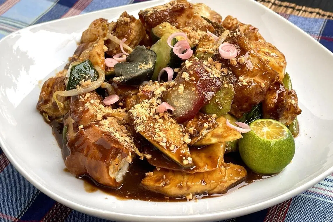 Bangkwang, also known as jicama or Mexican turnip, is a staple in rojak recipes.