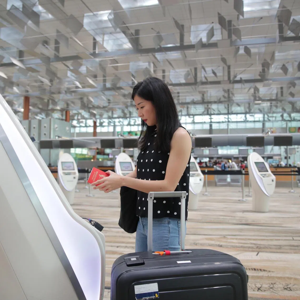 Save on airfare with flight booking tips and hacks.