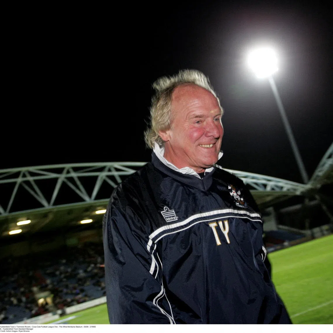 FILE PHOTO: Football - Huddersfield Town v Tranmere Rovers - Coca-Cola Football League One - The Alfred McAlpine Stadium - 05/06 - 27/9/05   Terry Yorath - Huddersfield Town Assistant Manager. Mandatory Credit: Action Images/Ryan Browne/File Photo