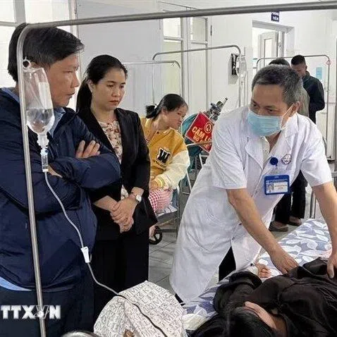 Patients hit with suspected food poisoning after eating bread from a bakery in Vietnam were admitted to Huong Hoa Regional General Hospital, with most between the ages of 11 and 15.