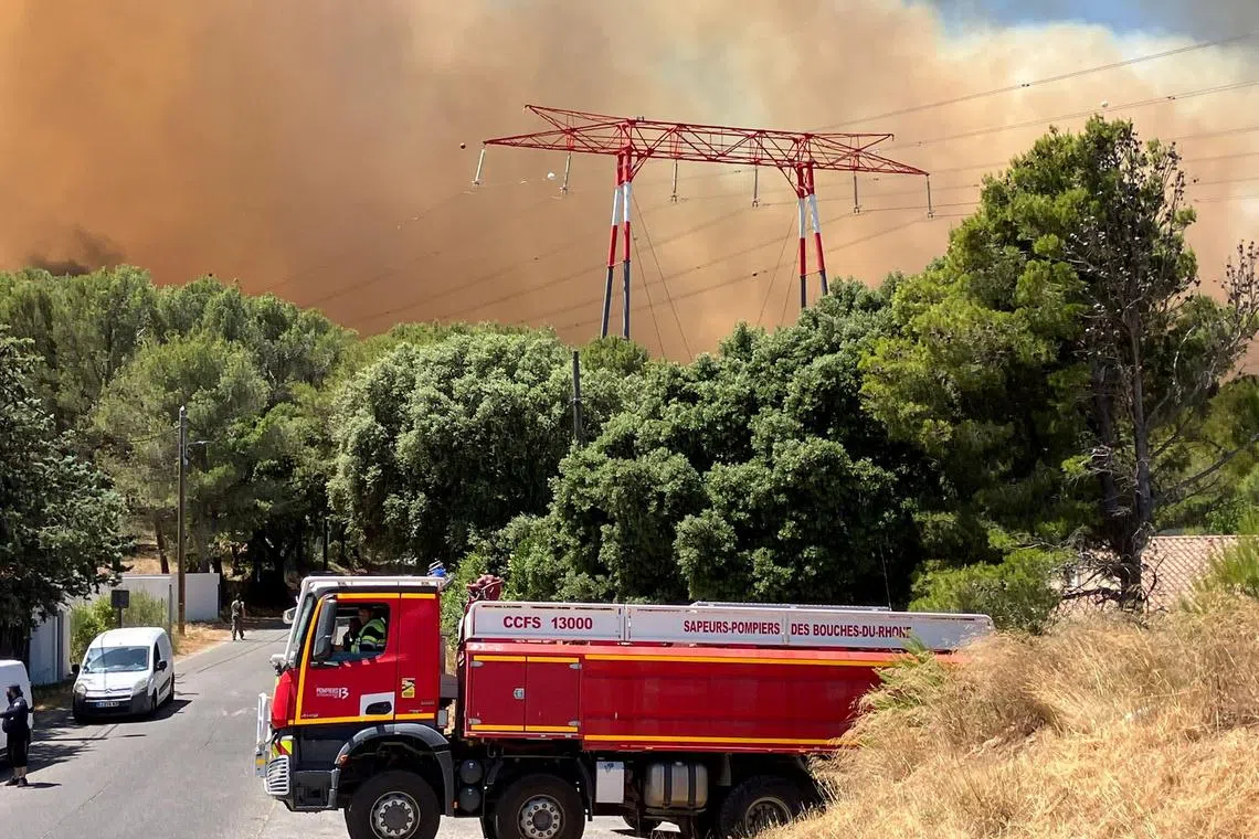 Explainer-How climate change is fuelling wildfires in Europe