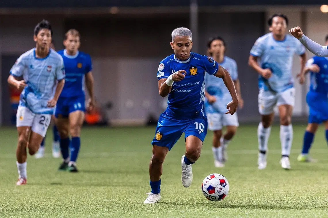 Hougang United's Farhan Zulkifli in action against Albirex Niigata in a Singapore Cup match that ended 1-1 on Nov 29.