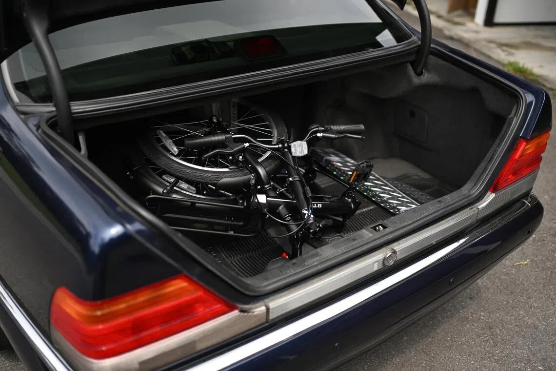 The folding bicycle fits snugly in the S280’s plush boot.