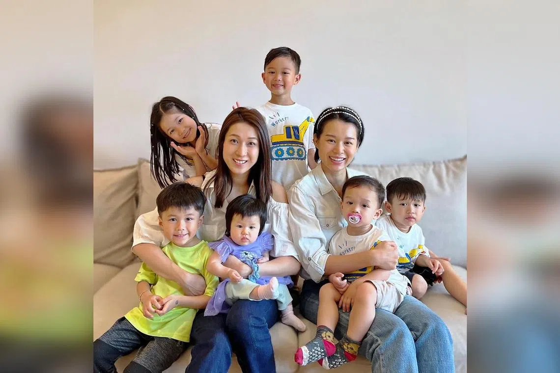 Former TVB actresses Linda Chung (left) and Myolie Wu had a reunion that included their children.  