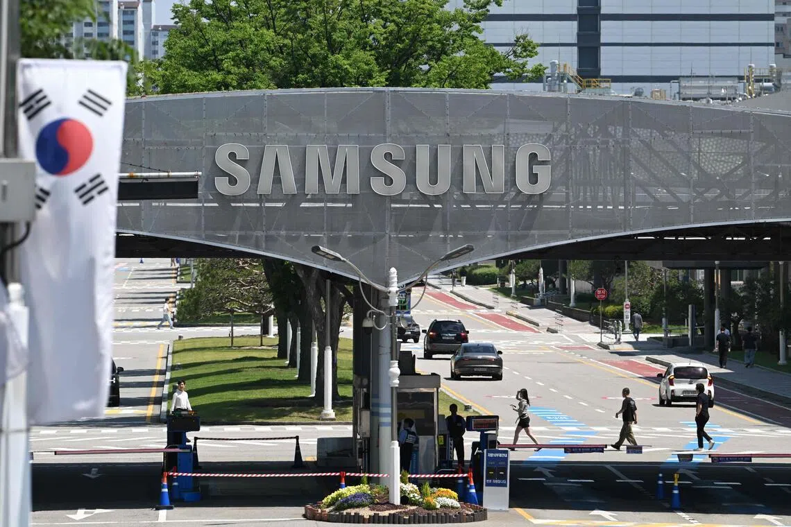 Under the agreement, Samsung will implement a new 10-year special performance bonus for the semiconductor divison alongside with an average 6.2 per cent wage hike.