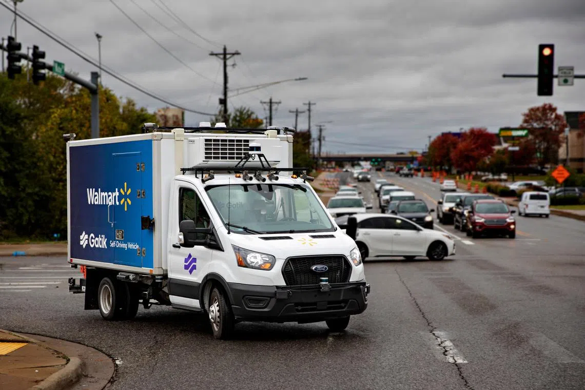 A driverless Gatik delivery box truck operates in Bentonville, Arkansas, U.S. in this picture taken in October 2021 and obtained by Reuters on May 18, 2022. Gatik/Handout via REUTERS THIS IMAGE HAS BEEN SUPPLIED BY A THIRD PARTY. MANDATORY CREDIT/File Photo