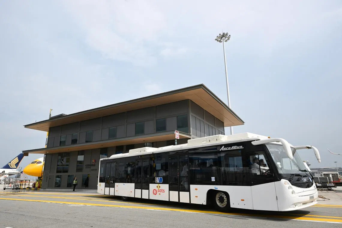 Located in the airside, the Changi Airport Satellite Gate will improve the way passengers move between the terminals and remote aircraft stands.