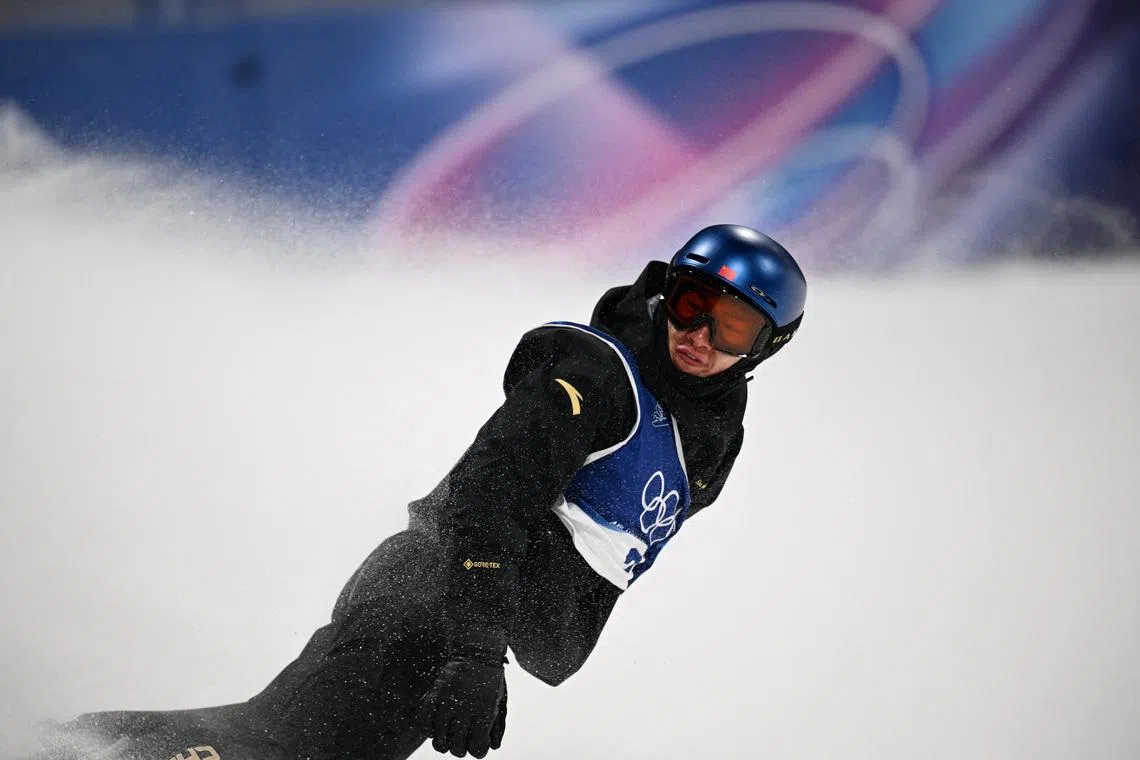 Milano Cortina 2026 Olympics - Snowboard - Men's Snowboard Big Air Qualification - Livigno Snow Park, Livigno, Italy - February 05, 2026.  Yiming Su of China reacts during his second run REUTERS/Dylan Martinez