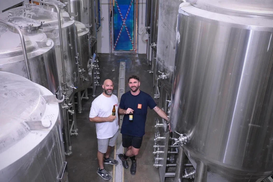 hybeer11/ST20260401_202614200541/Ng Sor Luan/Chef Dave Pynt (L) and brewer Nick Scholes at the site of People People Beer at Resorts World Sentosa on April 1, 2026.