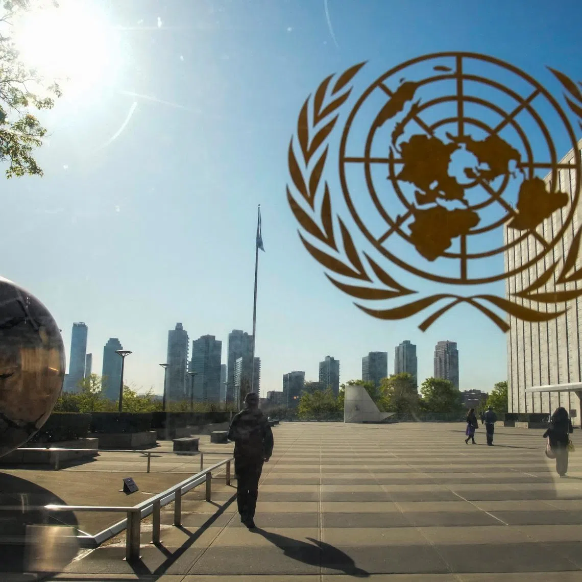 People arrive at the United Nations headquarters before a meeting on the Nuclear Non-Proliferation Treaty at the U.N., in New York City, U.S., April 27, 2026.  REUTERS/Eduardo Munoz