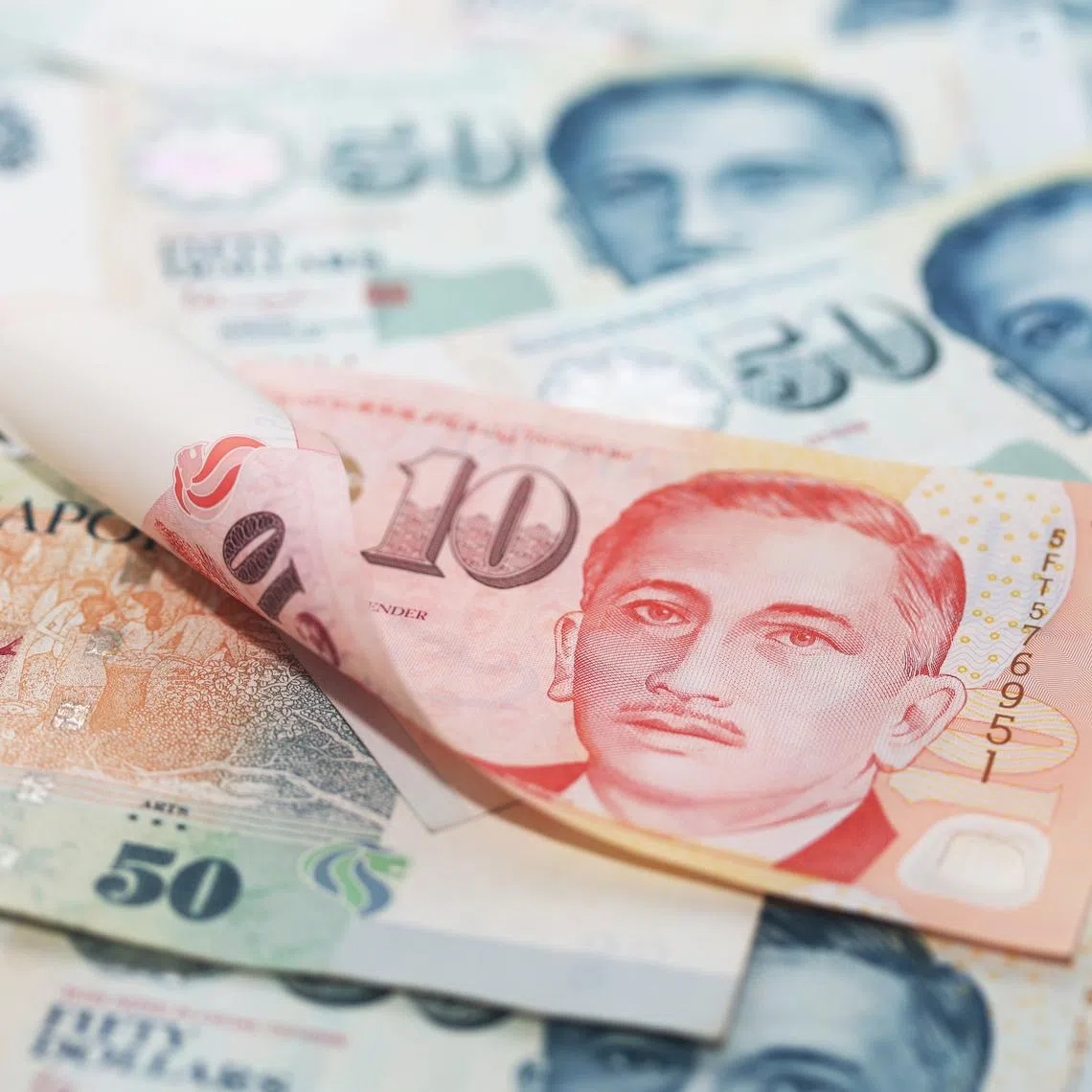 The Singdollar weakened last week against the US dollar after the greenback got a boost from traders pricing in a quarter-point Fed rate hike by October.