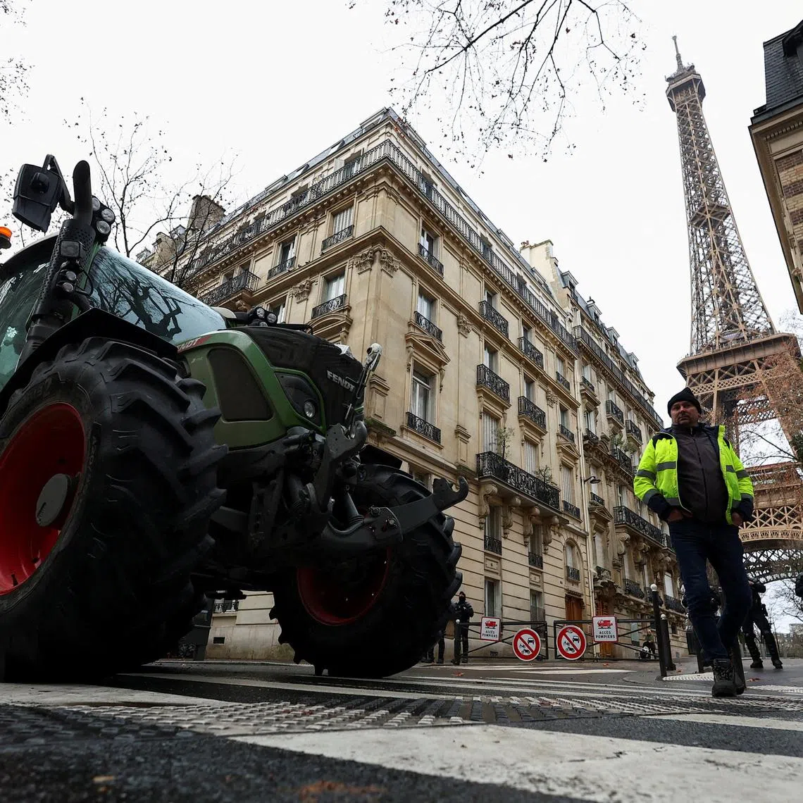 French farmers protesting against the government's handling of the EU-Mercosur free trade agreement, in Paris on Jan 8.