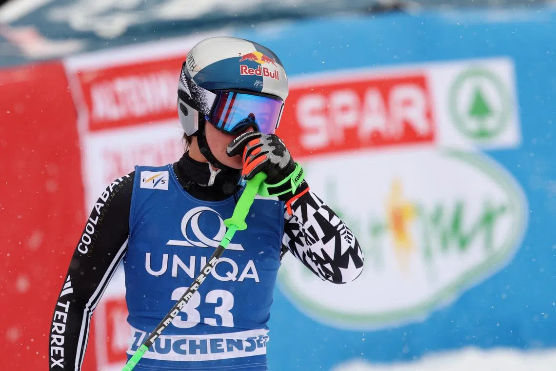 Alpine Skiing - FIS Alpine Ski World Cup - Women's Downhill - Zauchensee, Austria - January 10, 2026 New Zealand's Alice Robinson reacts after her run REUTERS/Leonhard Foeger