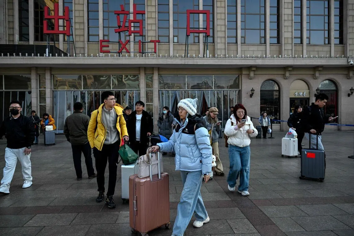 China travellers make record number of trips in spring holidays