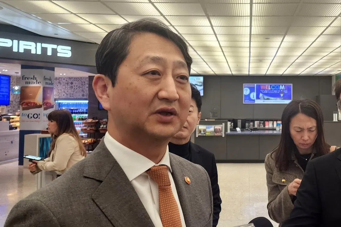 South Korean Industry Minister Ahn Duk-geun emphasised the need for the US' favourable treatment of South Korea in their tariff plan.