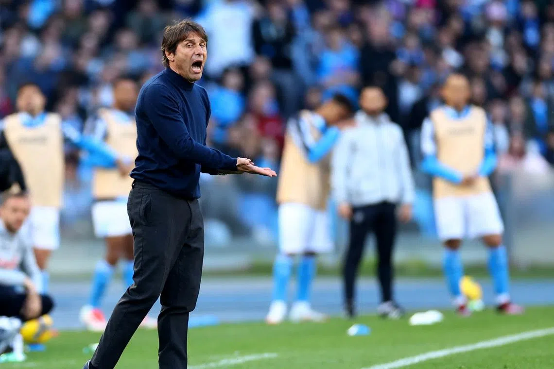 Soccer Football - Serie A - Napoli v Fiorentina - Stadio Diego Armando Maradona, Naples, Italy - March 9, 2025 Napoli coach Antonio Conte during the match REUTERS/Ciro De Luca/File Photo