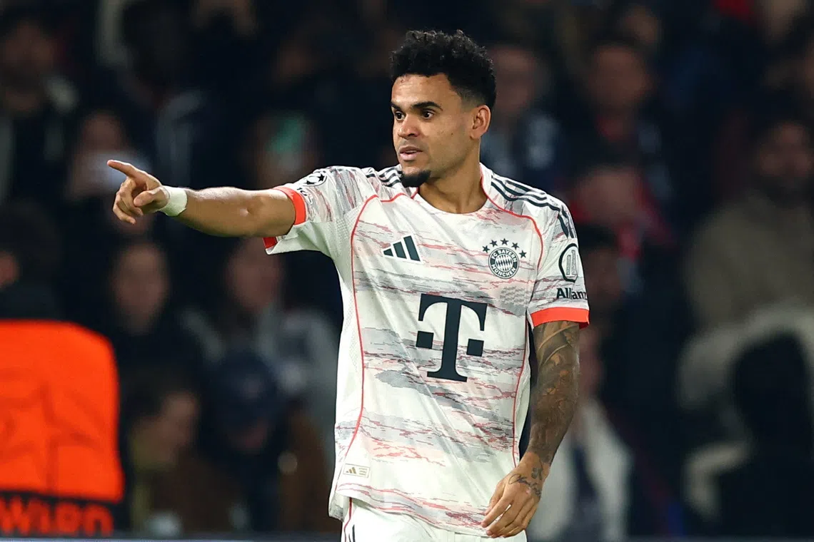 Soccer Football - UEFA Champions League - Paris St Germain v Bayern Munich - Parc des Princes, Paris, France - November 4, 2025 Bayern Munich's Luis Diaz celebrates scoring their first goal REUTERS/Gonzalo Fuentes
