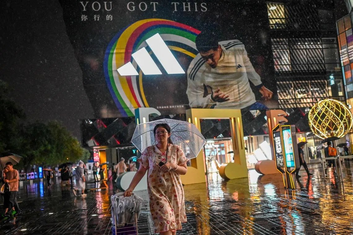 China's economic growth unexpectedly slowed to the worst pace in five quarters as faltering consumer spending undermined a boom in exports.