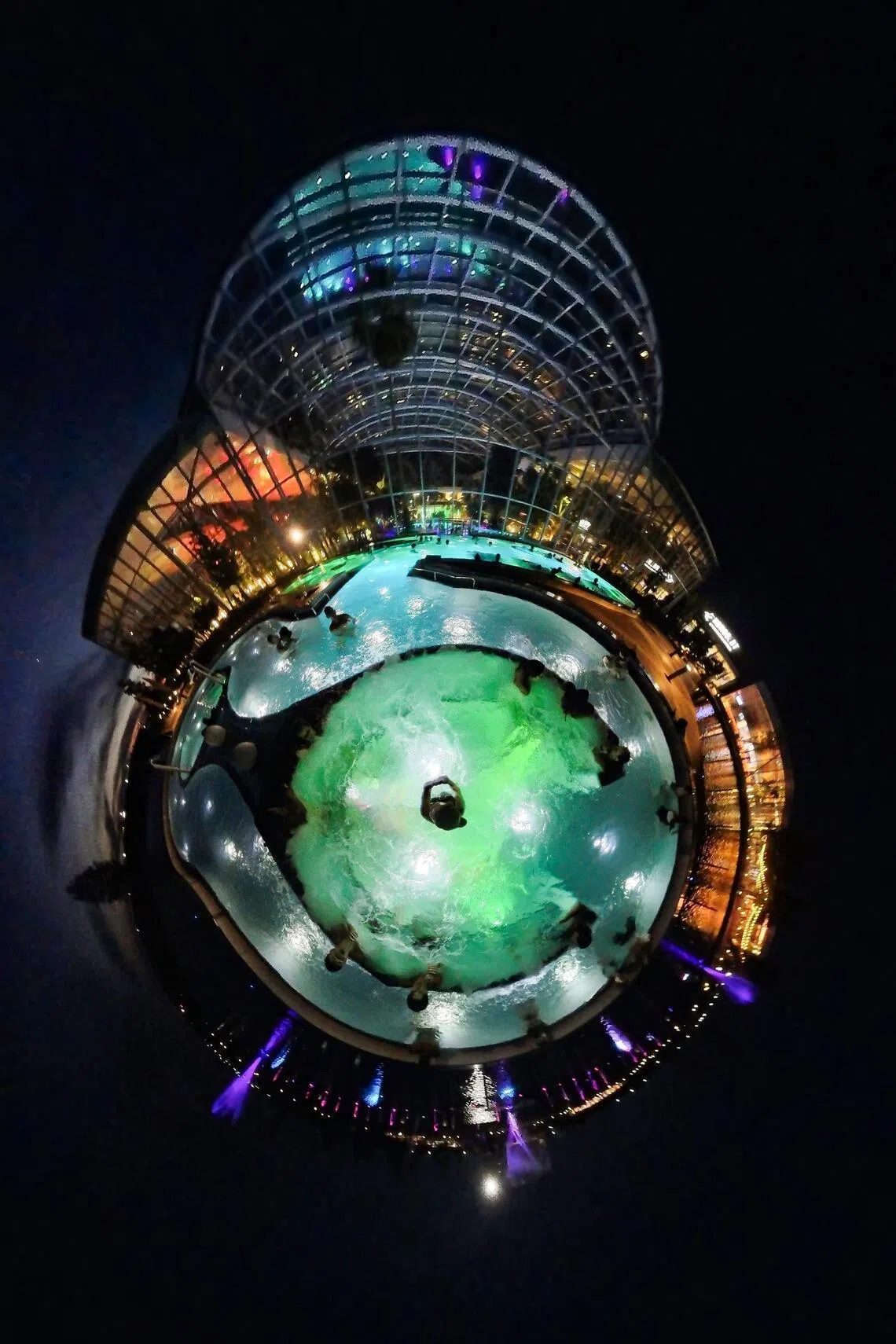 A 360-degree camera view of Therme Bucharest’s outdoor pool, which is connected to its indoor main pool.