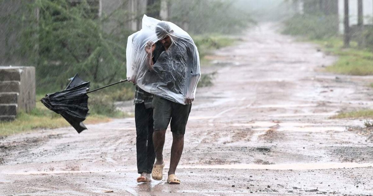 India evacuates over 180,000 as Cyclone Arnab hits coast