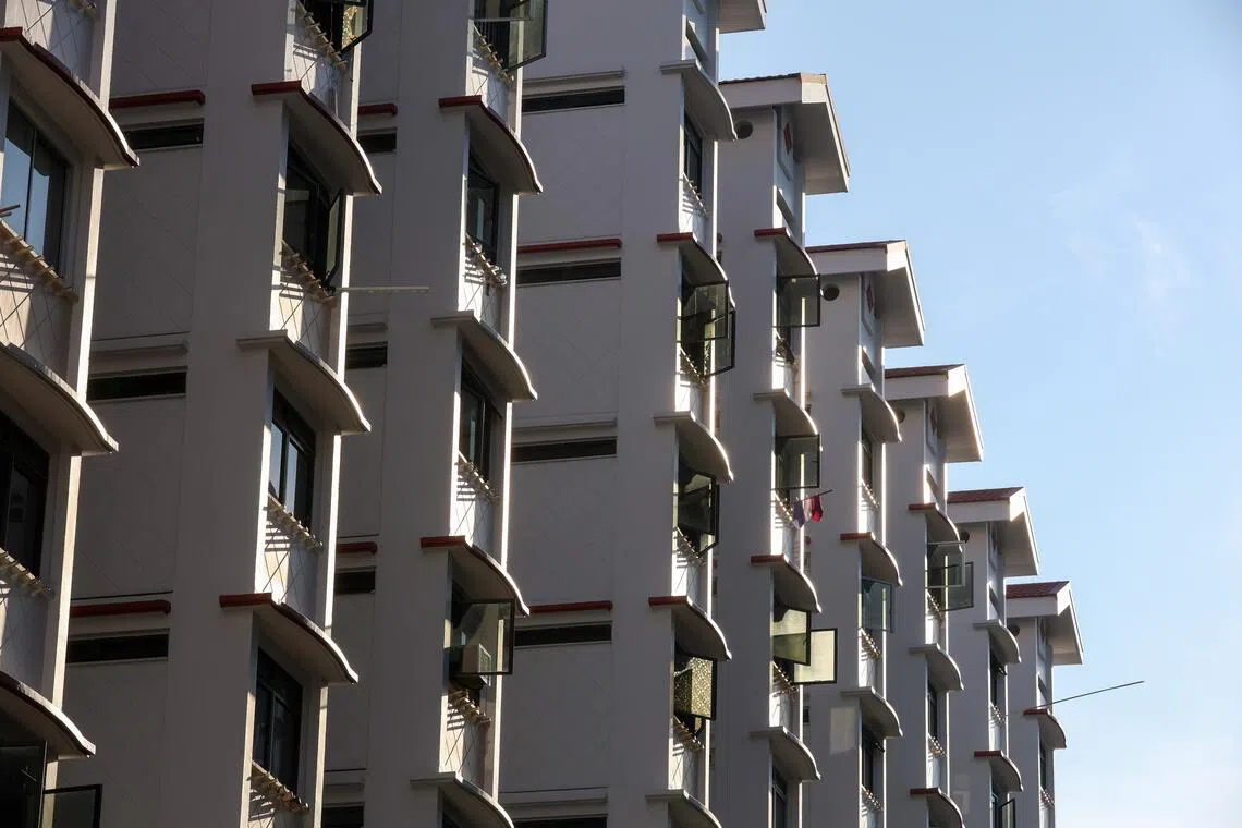 In terms of market share, older flats now account for the largest proportion of total sales.