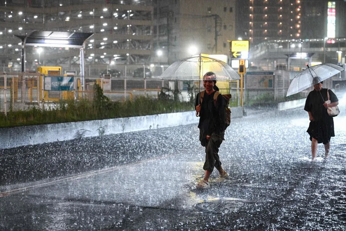 Heavy rain soaks eastern Japan, prompting highest-level warning