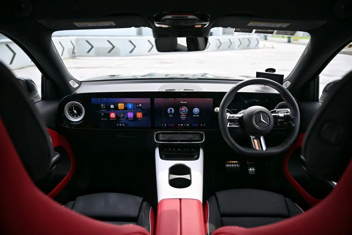 Digital screens are vibrant and very responsive.