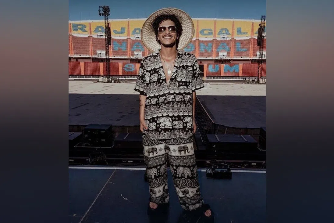 US singer Bruno Mars sporting an outfit with the iconic elephant print.
