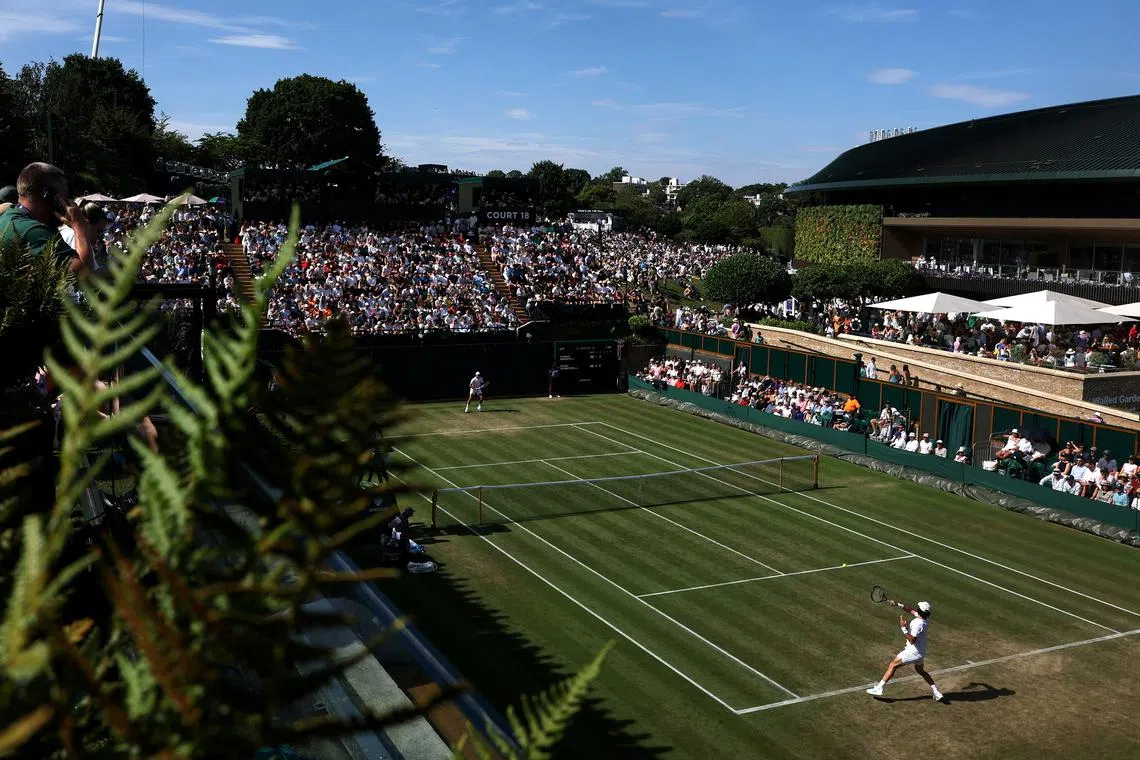 Tennis - Wimbledon - All England Lawn Tennis and Croquet Club, London, Britain - July 4, 2025 General view during the third round match between Australia's Jordan Thompson and Italy's Luciano Darderi REUTERS/Toby Melville     TPX IMAGES OF THE DAY