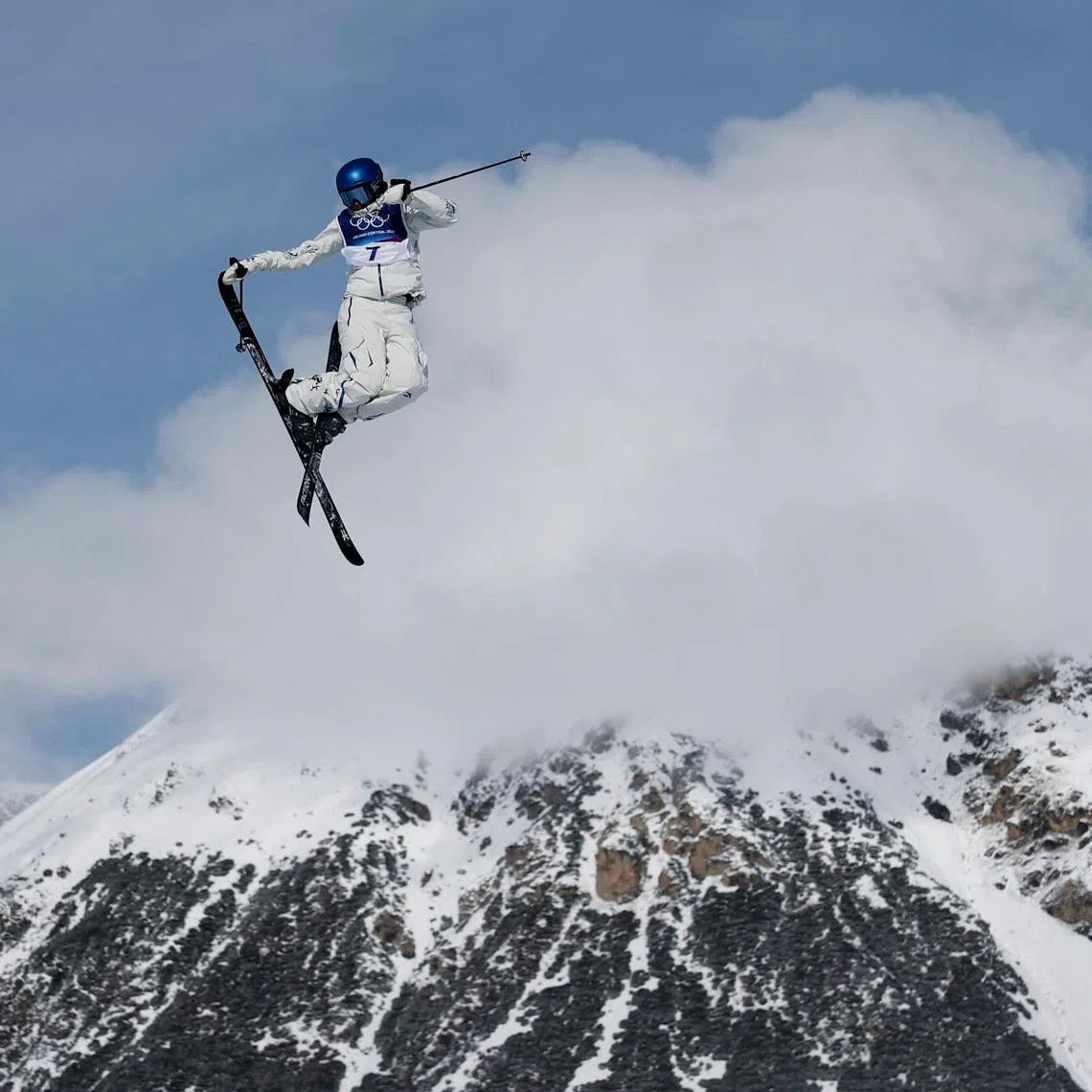 Milano Cortina 2026 Olympics - Freestyle Skiing Training - Livigno Snow Park, Livigno, Italy - February 5, 2026. Ailing Eileen Gu of China during training REUTERS/Marko Djurica