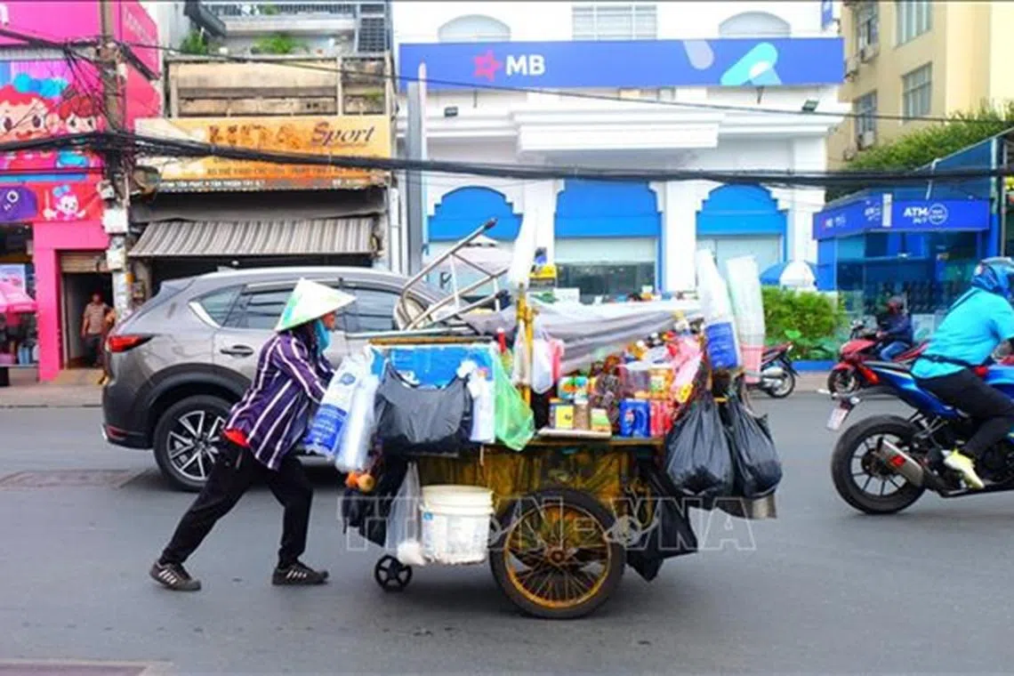 To minimise the risk of eating contaminated food, students to limit consumption of food of unknown origin.