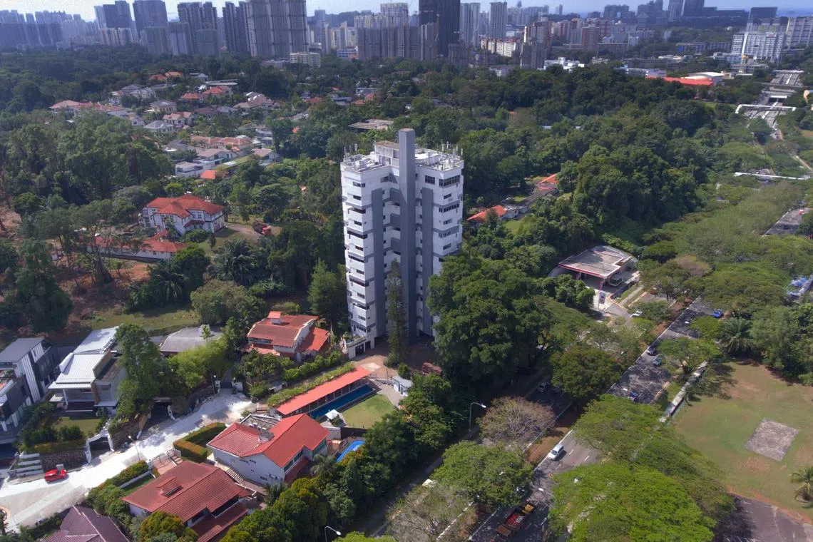 Located within the Holland Park good class bungalow area, the site is within a 15-minute walk to Holland Village MRT station.