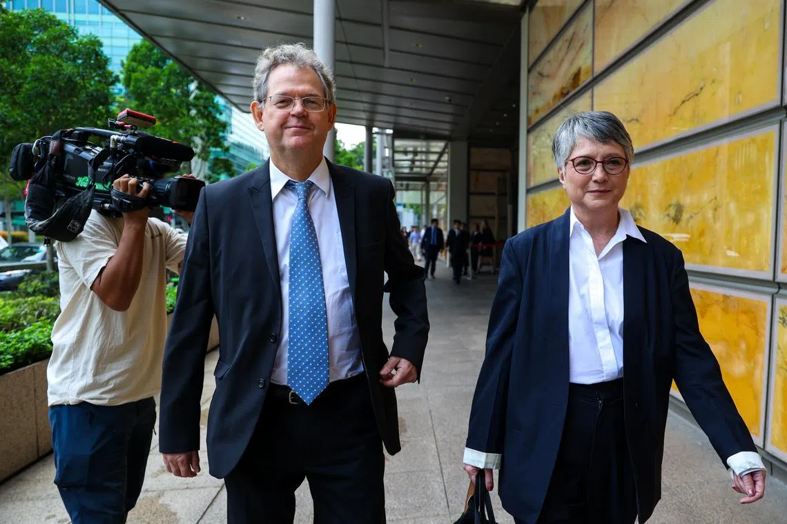 Bloomberg News senior executive editor Madeleine Lim (right).