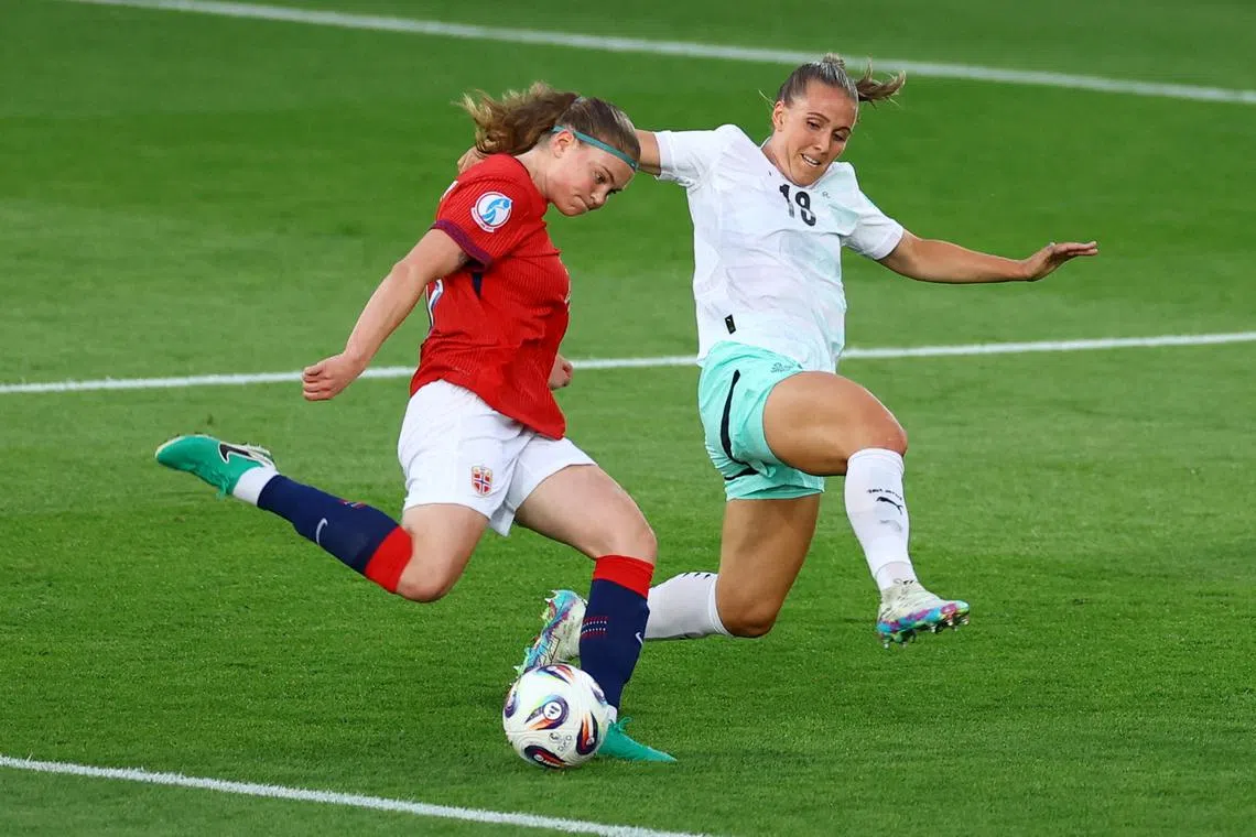 FILE PHOTO: Soccer Football - UEFA Women's Euro 2025 - Group A - Norway v Iceland - Stockhorn Arena, Thun, Switzerland - July 10, 2025 Norway's Signe Gaupset scores their first goal REUTERS/Piroschka Van De Wouw/File Photo