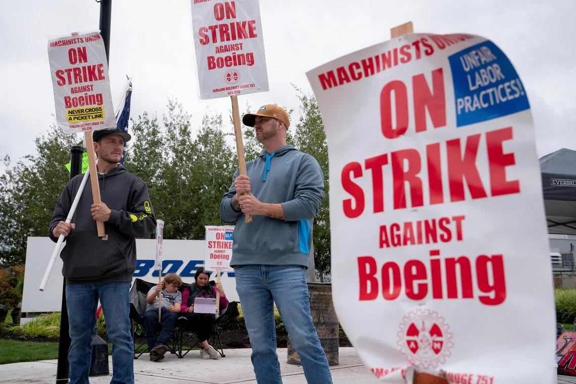 Union leaders will meet with federal mediators and Boeing to restart labor negotiations on Sept 17.