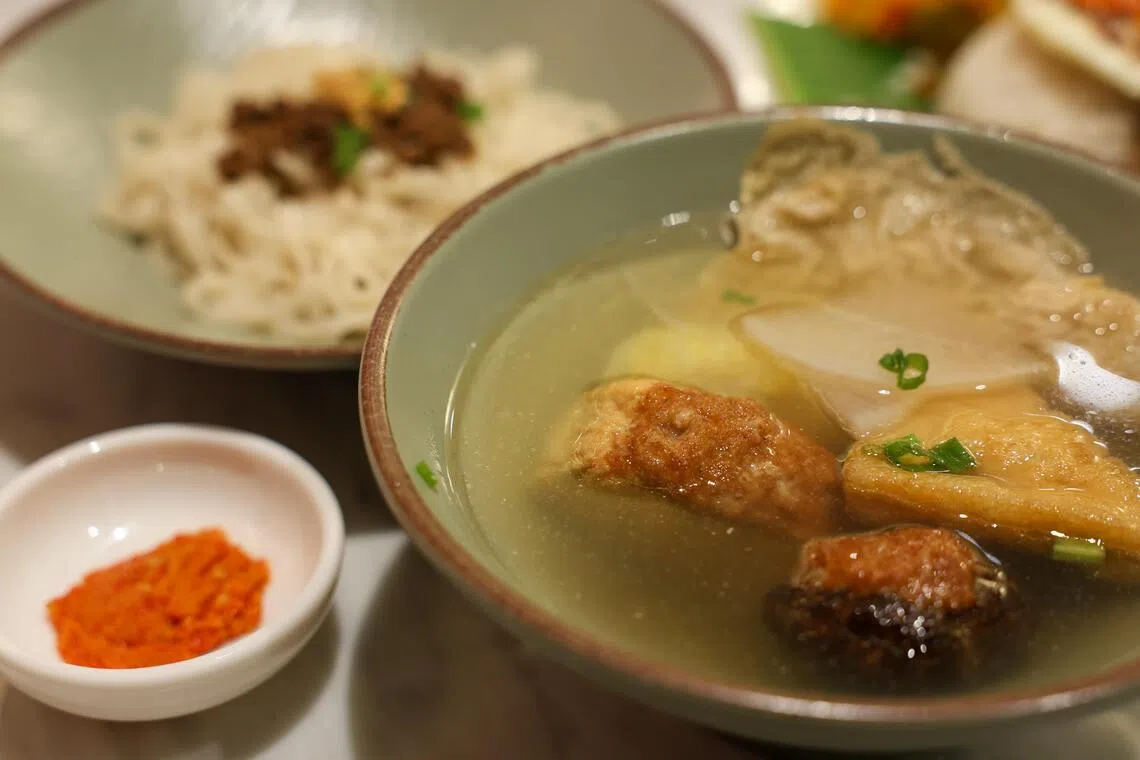 Hakka Bond Express’s Handmade Yong Tau Foo with Dry Noodles Set.
