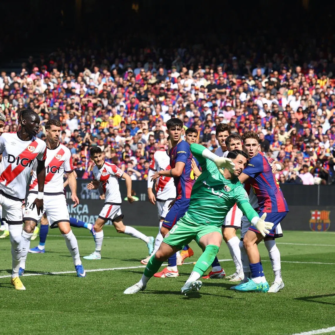 Soccer Football - LaLiga - FC Barcelona v Rayo Vallecano - Spotify Camp Nou, Barcelona, Spain - March 22, 2026 FC Barcelona's Ronald Araujo scores their first goal REUTERS/Albert Gea