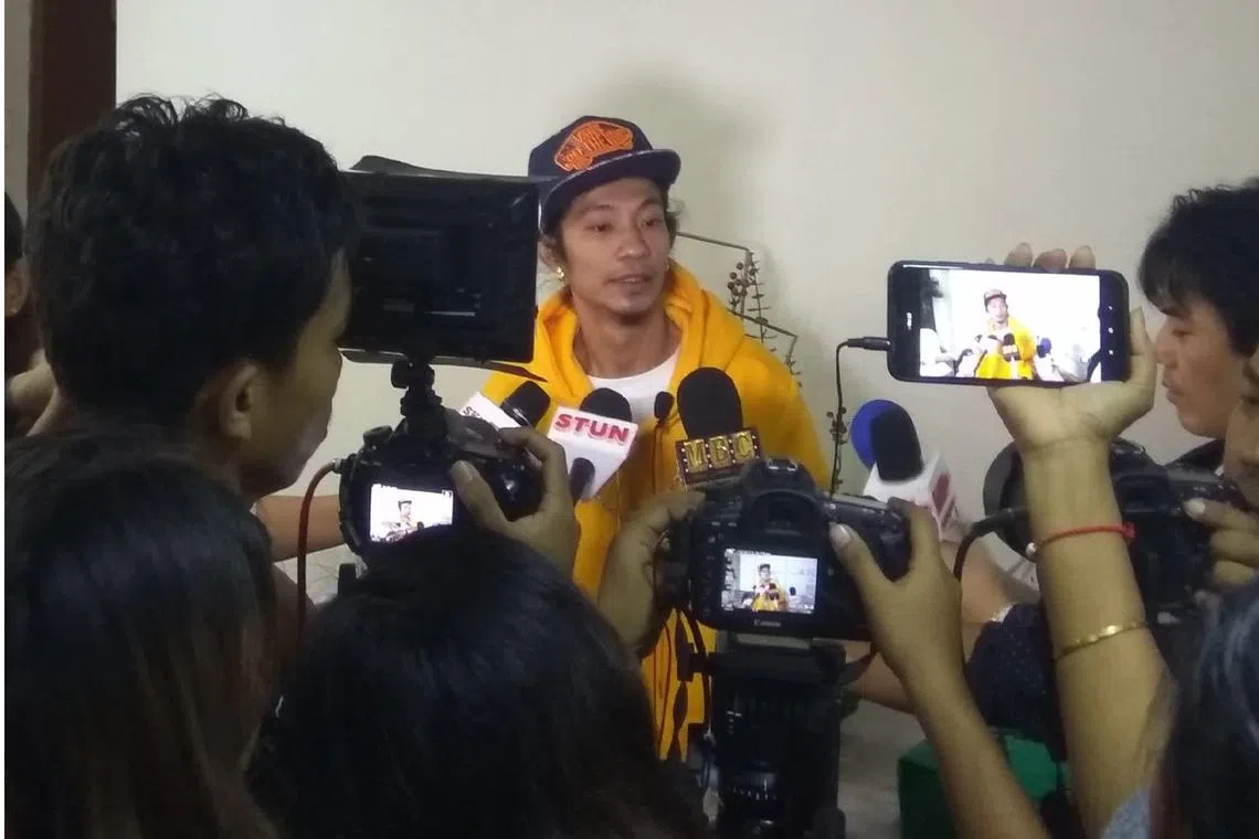 Byu Har is the son of prominent composer Naing Myanmar.