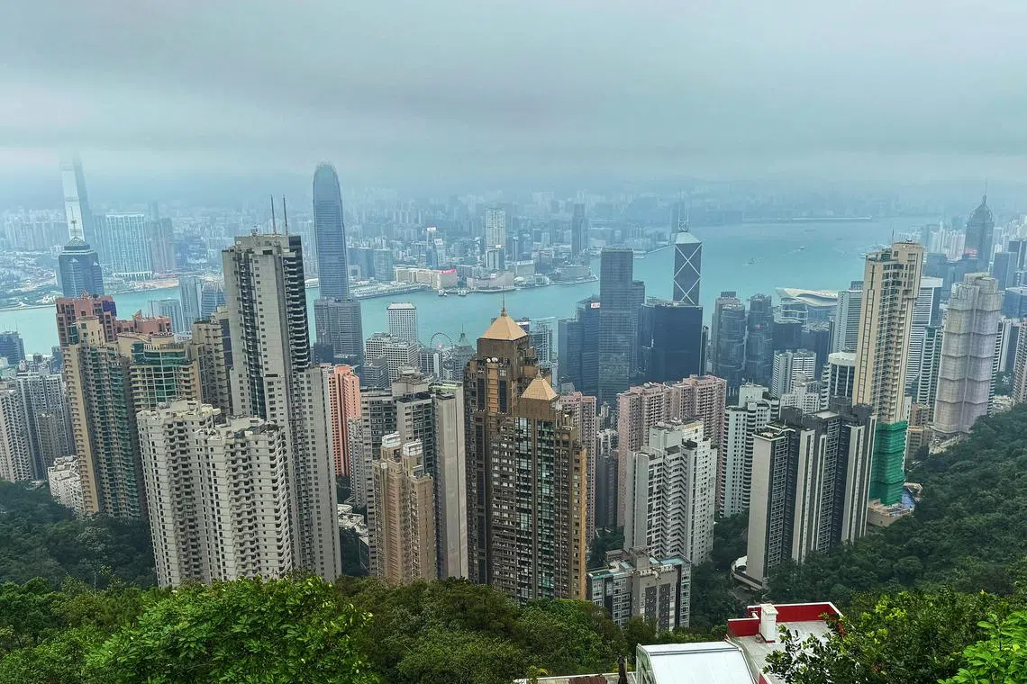 CMG20240610-HoPY01/何炳耀/Stock photo: Generic pic of Hong Kong. [Hong Kong] . Photos taken on 4/6/2024. Caption: 太平山頂,山頂, 旅客. The Peak, Victoria Peak