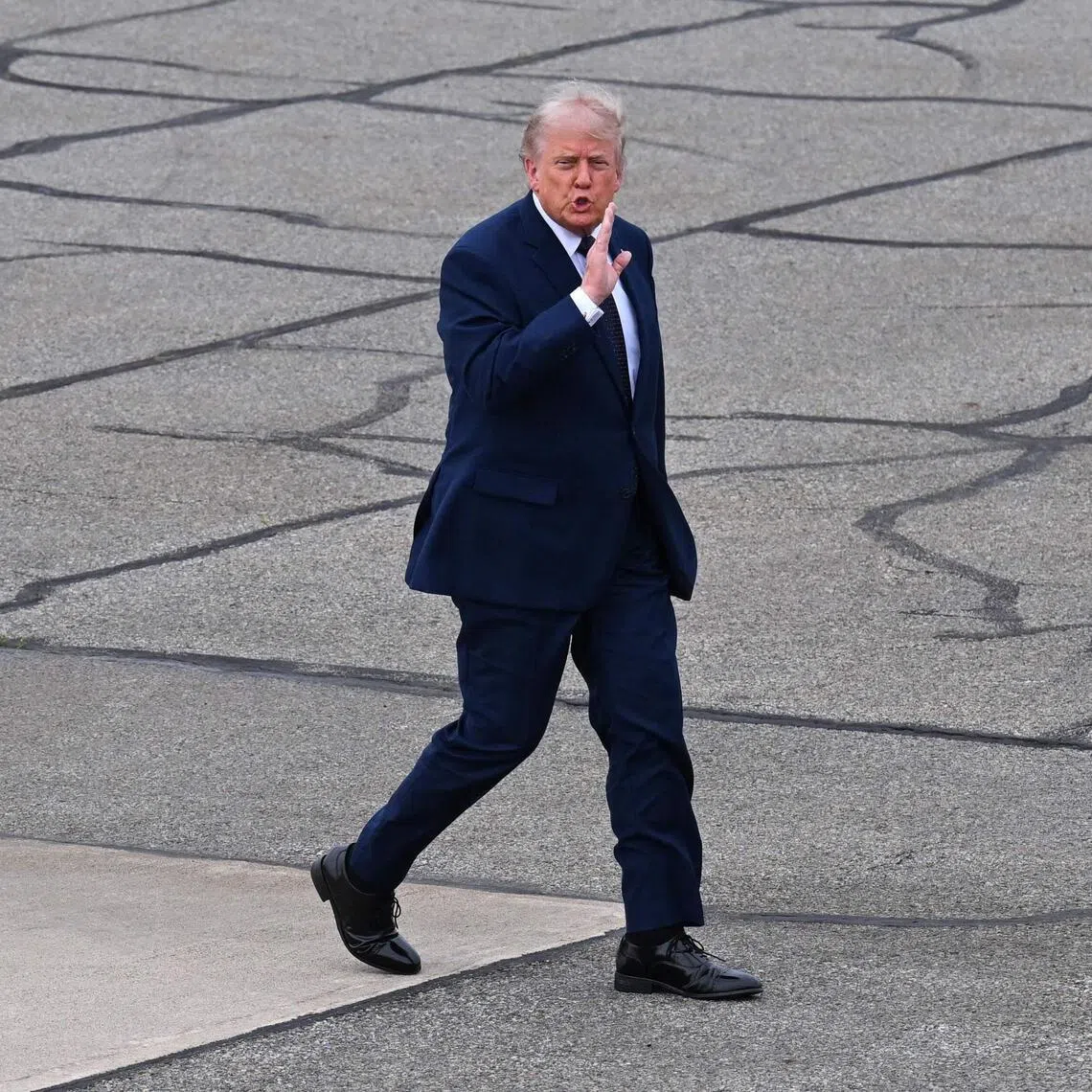 US President Donald Trump told Axios either the US would make a good deal with Iran, or "I’ll blow them to a thousand hells".