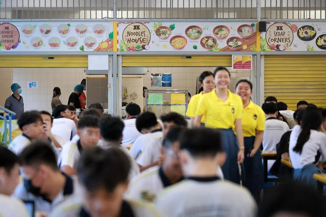 PIXGENERIC

Bendemeer Secondary School students having their break during recess on Jan 2, 2025. 

canteen, school food, healthy, calories, lunch