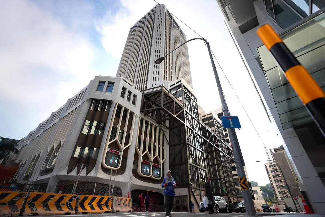 U Sun Tint was the registered director of M/S Leo International Trading. It operated as a shopfront at Peninsula Plaza.