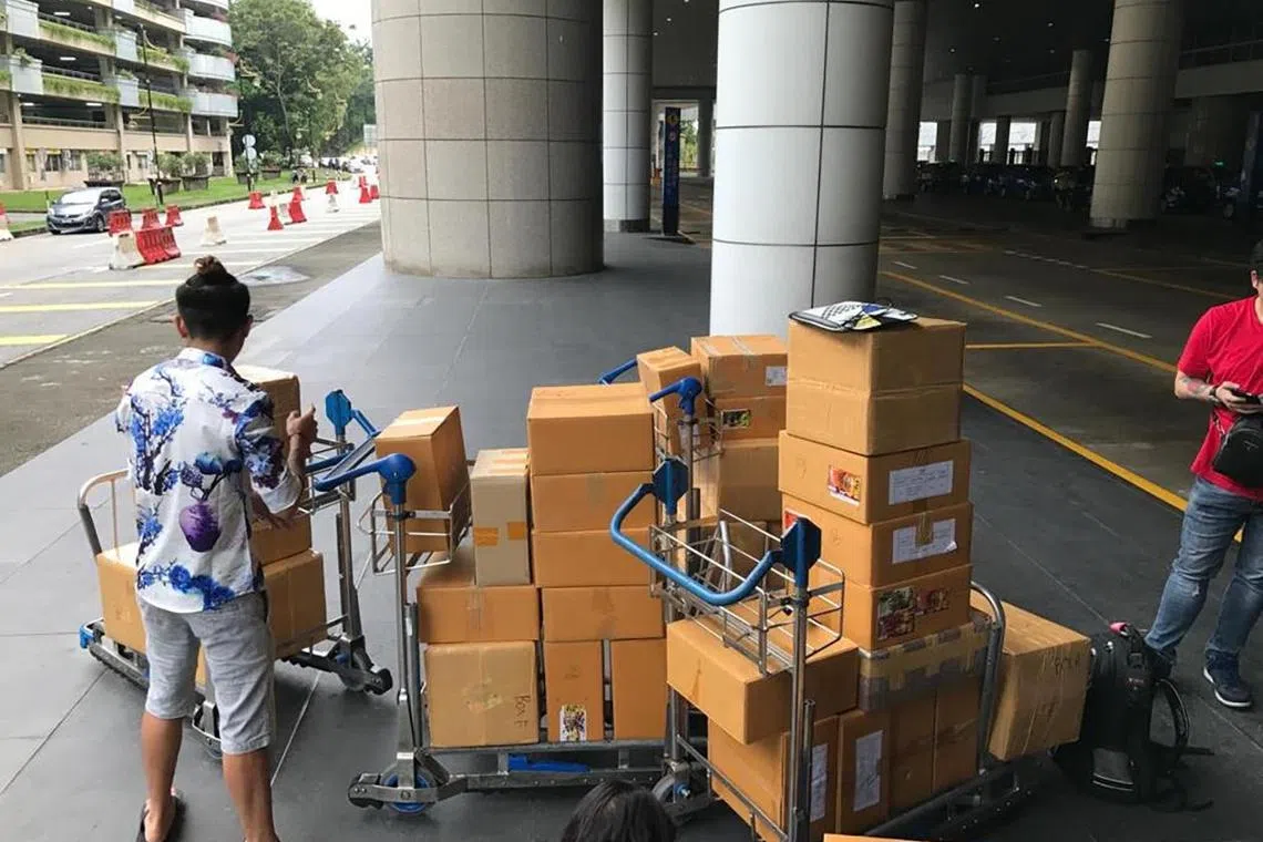 zyvape12 Credit: Courtesy of an ST reader “John”. This photo showing his staff receiving vapes and their accessories from a Malaysian supplier. Most of the e-vaporisers are made in China.