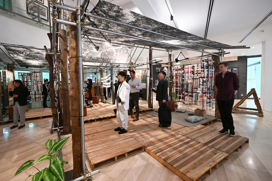 The Lost Cities Series: Kampong Port Cities Of Pre-Colonial Era (Aug 18 - Oct 1) - is opening this Friday, August 18, at Fort Canning Centre. The exhibition is about how the "kampung spirit" and its tropical architecture hold lessons for modern designers and urban planners.