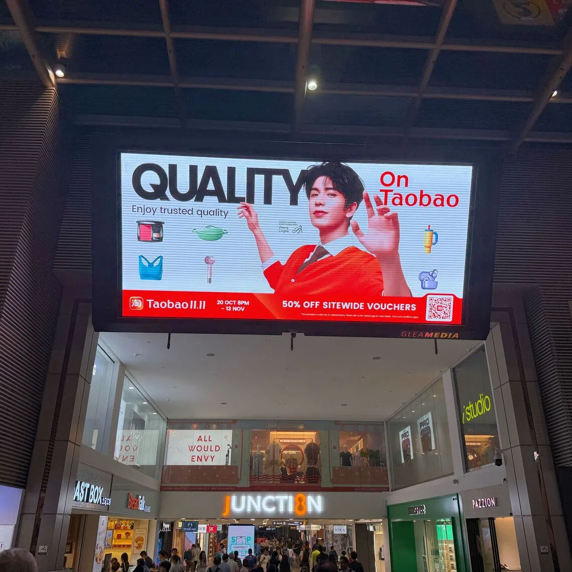 Pursuit Of Jade star Zhang Linghe fronts Chinese e-commerce giant Taobao’s 11.11 sale with a shopping livestream and special merchandise, in addition to its advertising around Singapore.