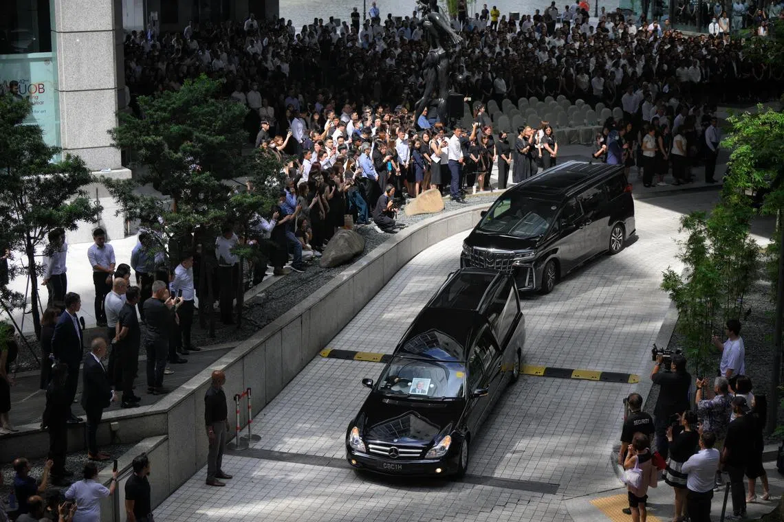 The hearse of the late Dr Wee Cho Yaw leaving the UOB Plaza Atrium on Feb 7, 2024.